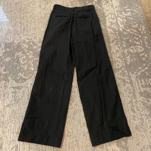 Everlane The Draper Pleated Pant in Buttersmooth (Regular) - Black Size 6 - Picture 4 of 4